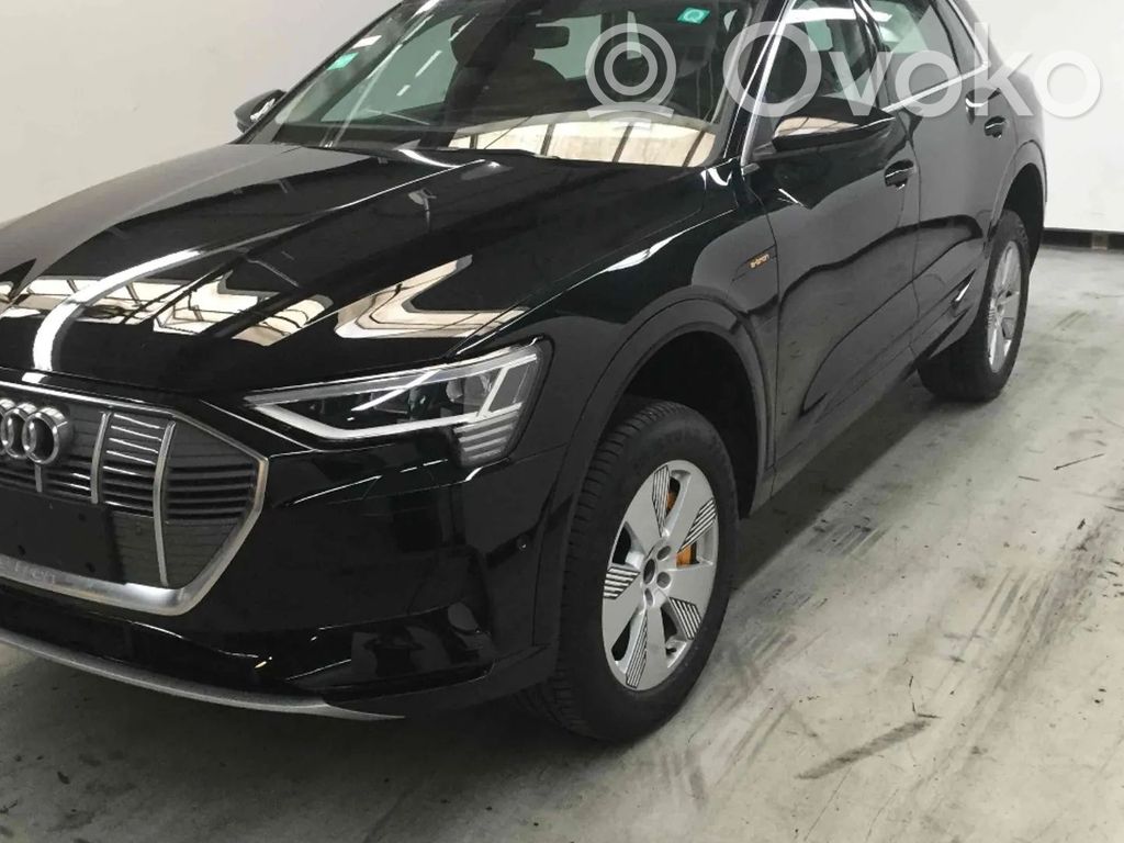 e-tron e-tron  4M0927807C