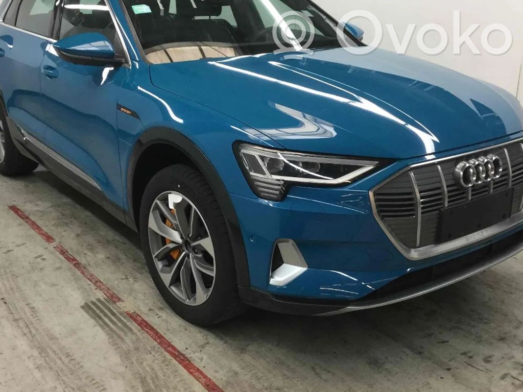 e-tron e-tron  4KE399313B
