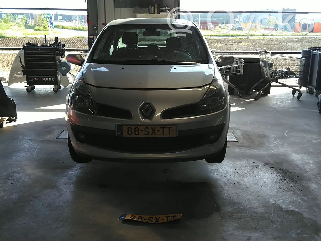 Clio III Clio  8200522357