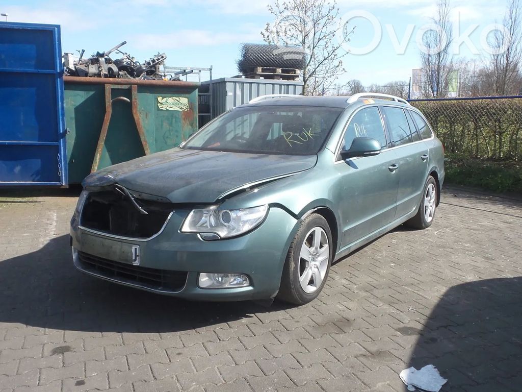 Superb B6 (3T) Superb  7N0951171A
