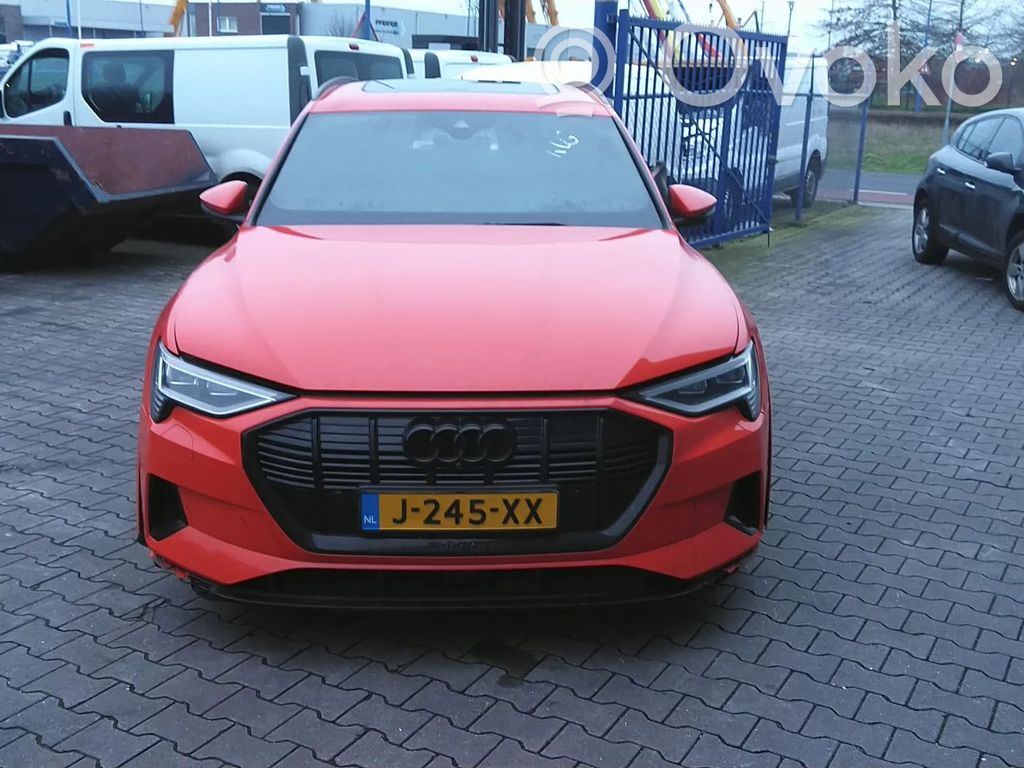 e-tron e-tron  4KE407271