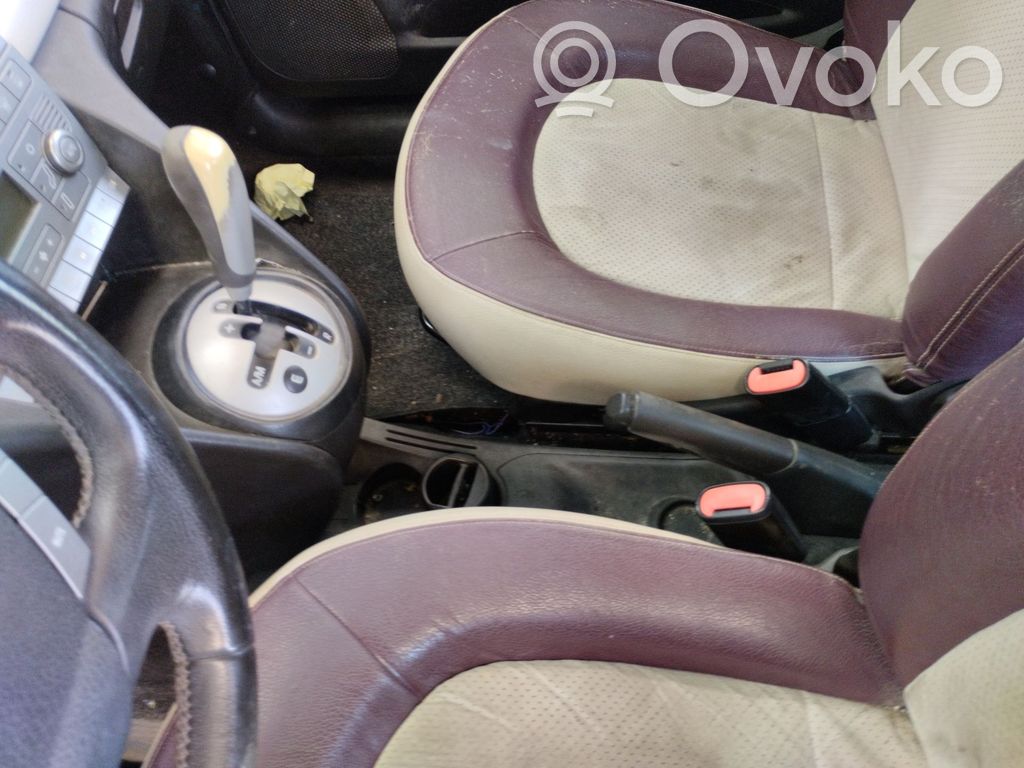 Ypsilon Ypsilon  735434101