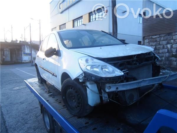 Clio III Clio  8200937939C