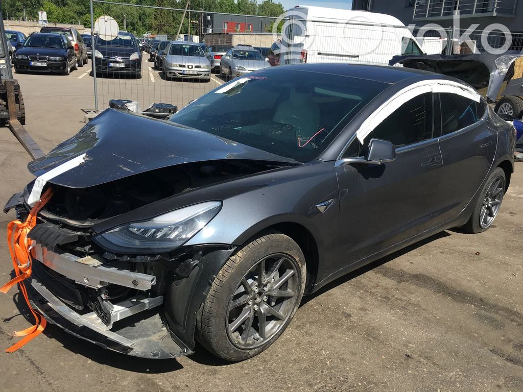 Model 3 Tesla Model 3  110203300A