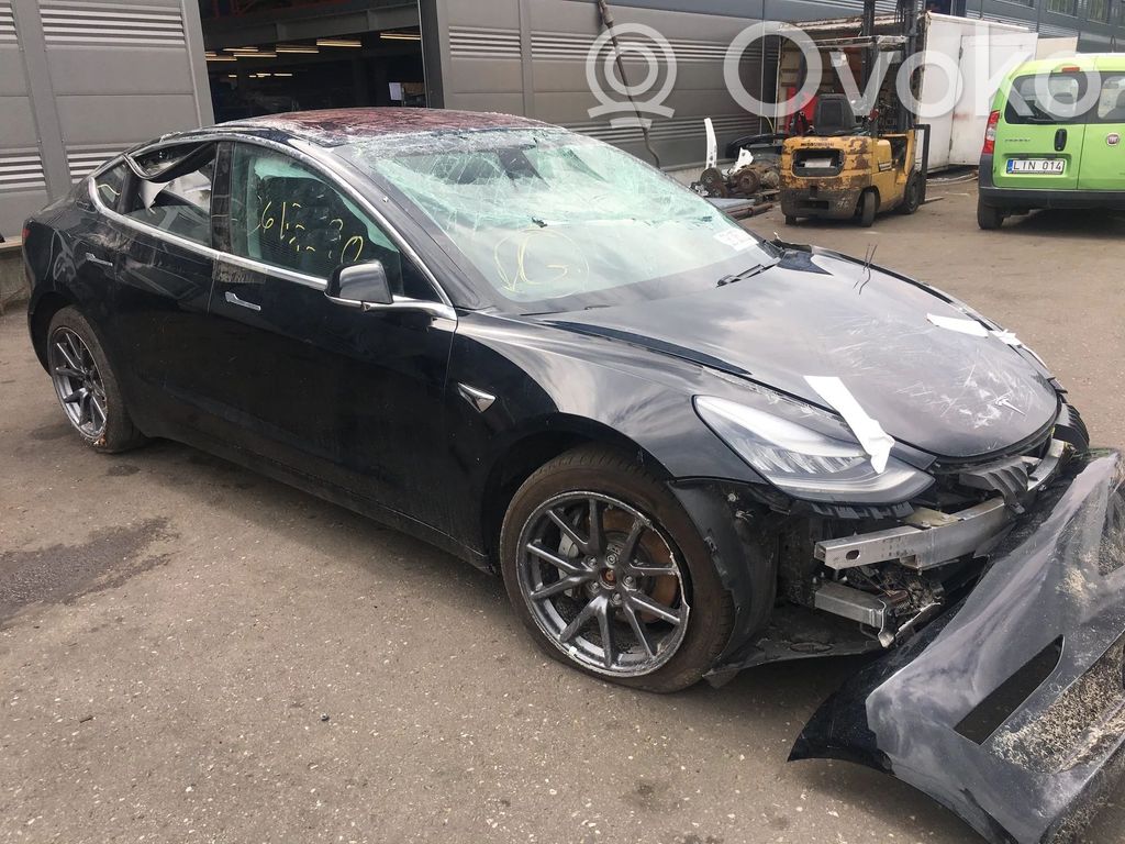 Model 3 Tesla Model 3  108128101D