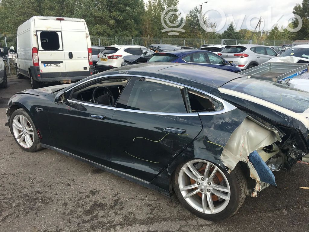 Model S Tesla Model S  103848200E