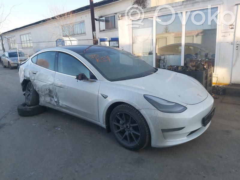 Model 3 Tesla Model 3  114374600D
