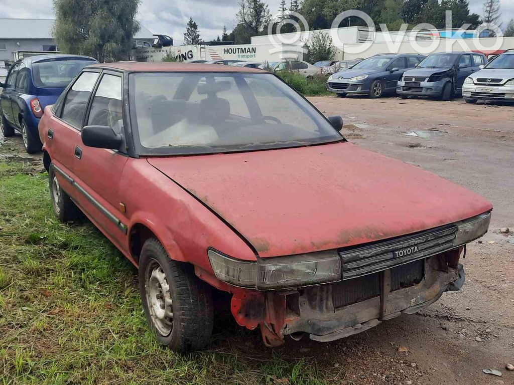 Corolla E90 Corolla  RAUDONOS