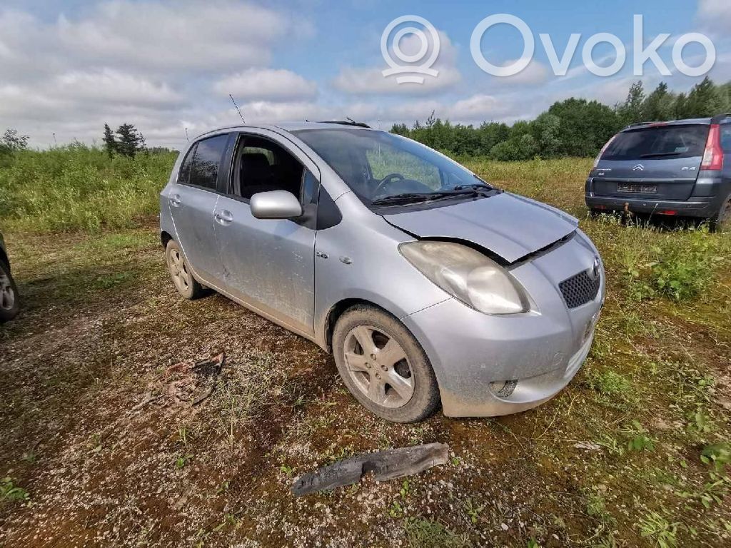 Yaris Yaris  649950D010