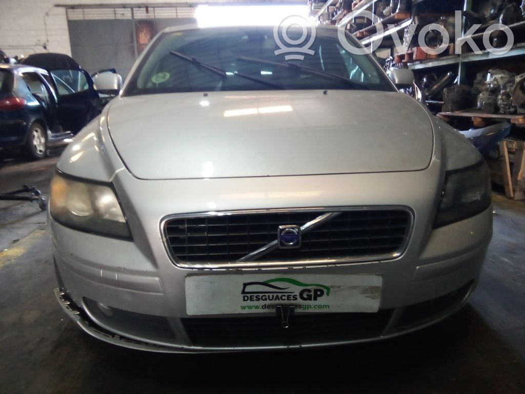 S40 S40, V40