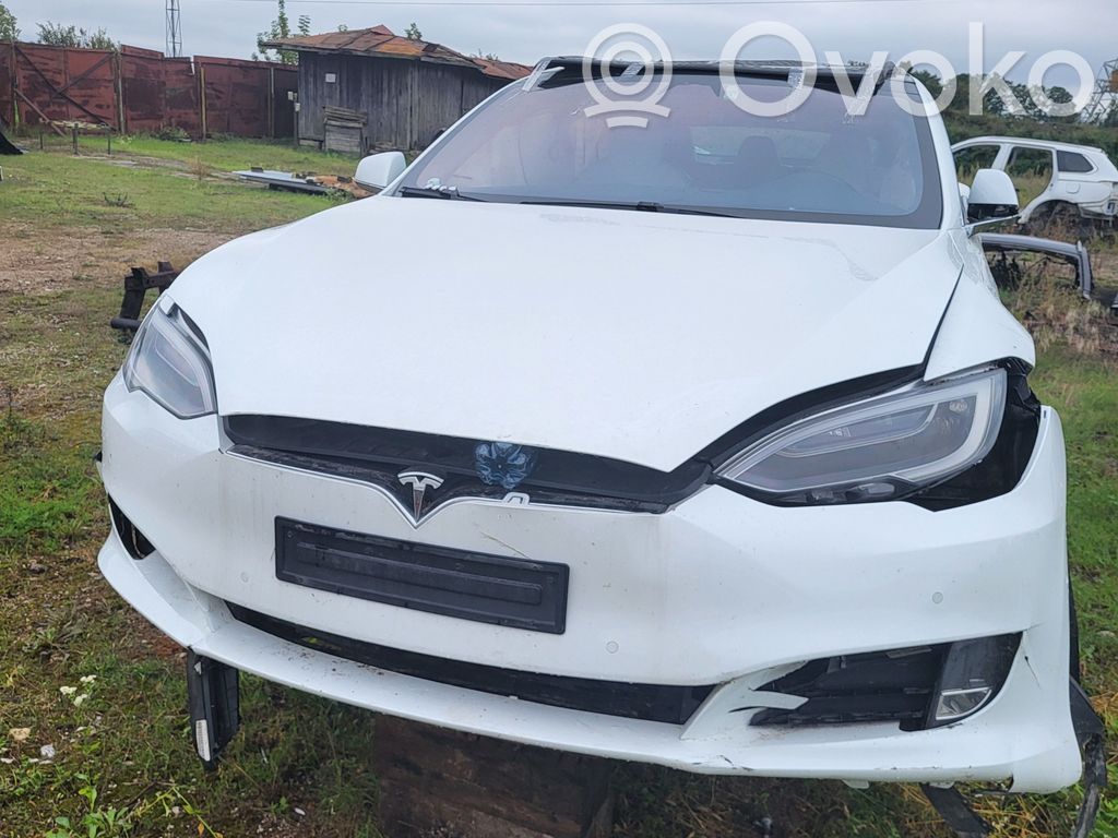 Model S Tesla Model S  100483300A