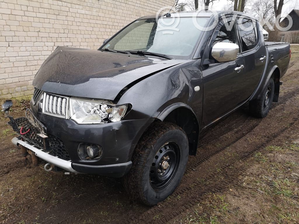 L200 L200, L300, L400 Space Gear  MN141534