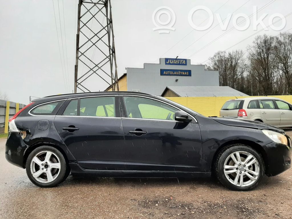 V60 V60, V60 Cross Country  30784313