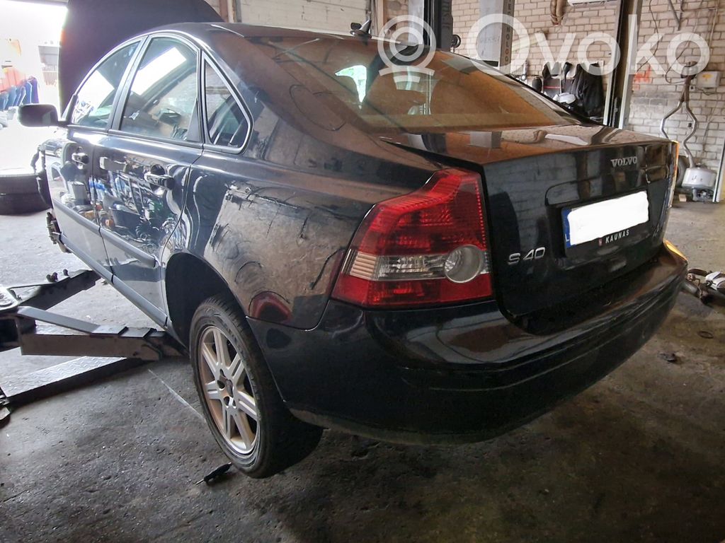 S40 S40, V40