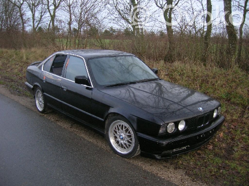 5 E34 Series 5  61368366282