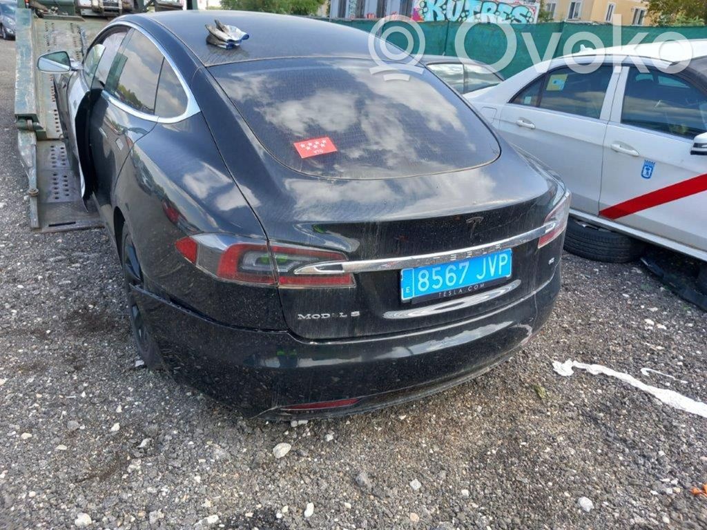 Model S Tesla Model S  1057319S0A