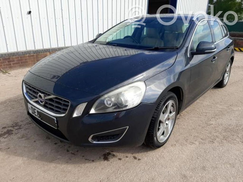 V60 V60, V60 Cross Country  31328247
