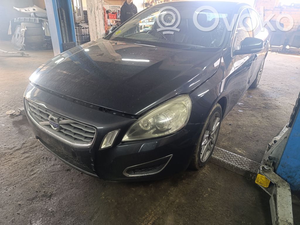 S60 S60  31283053