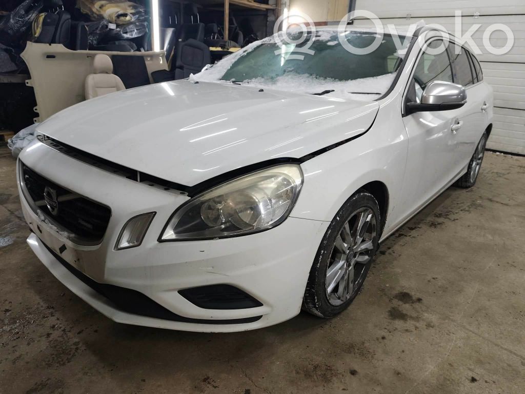 V60 V60, V60 Cross Country  31290975