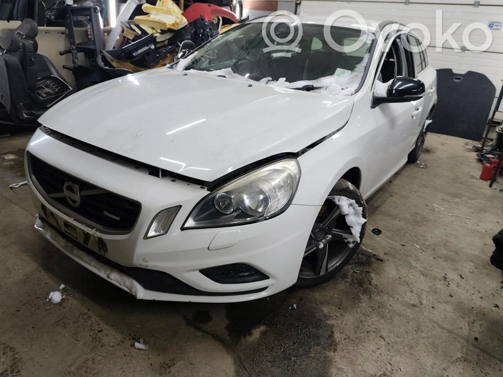 V60 V60, V60 Cross Country  31290382