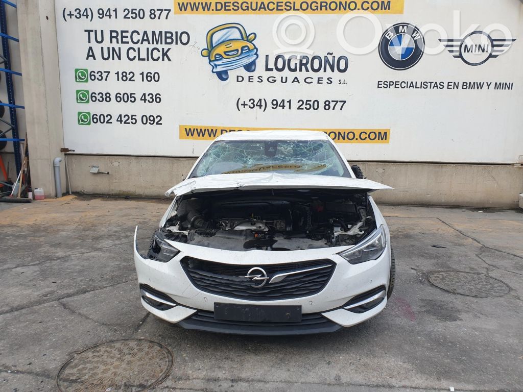 Insignia B Insignia  323666362