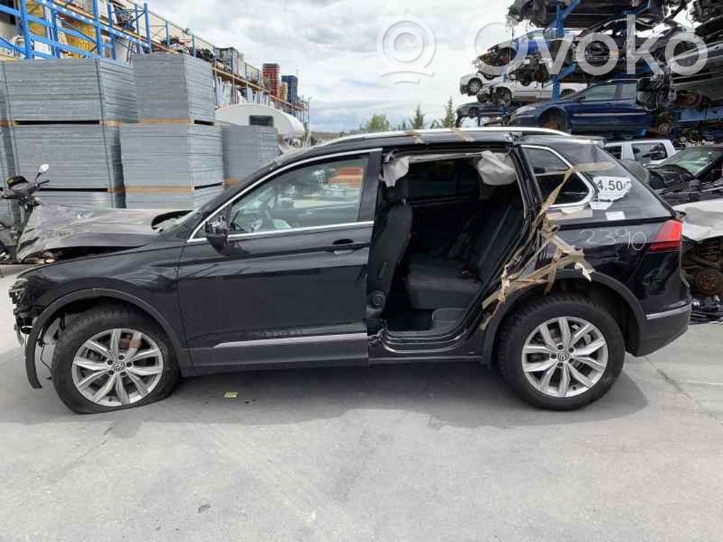 Tiguan Allspace Tiguan  5NB863241E