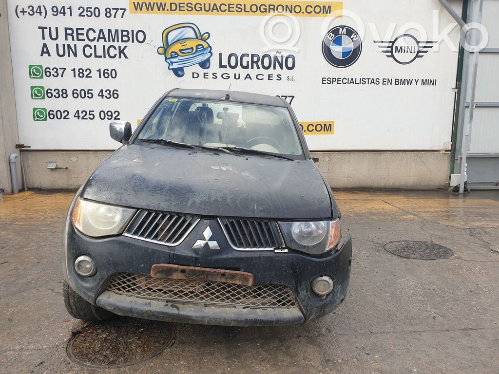 L200 L200, L300, L400 Space Gear  5700A176