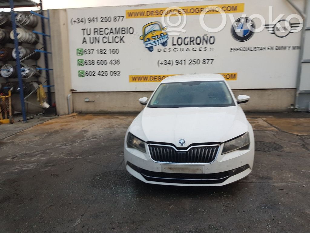 Superb B8 (3V) Superb  3Q0505311E