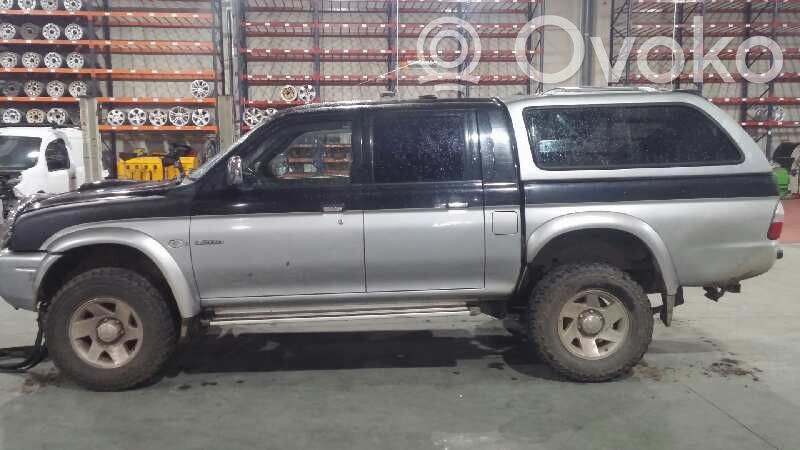 L200 L200, L300, L400 Space Gear  MB918830