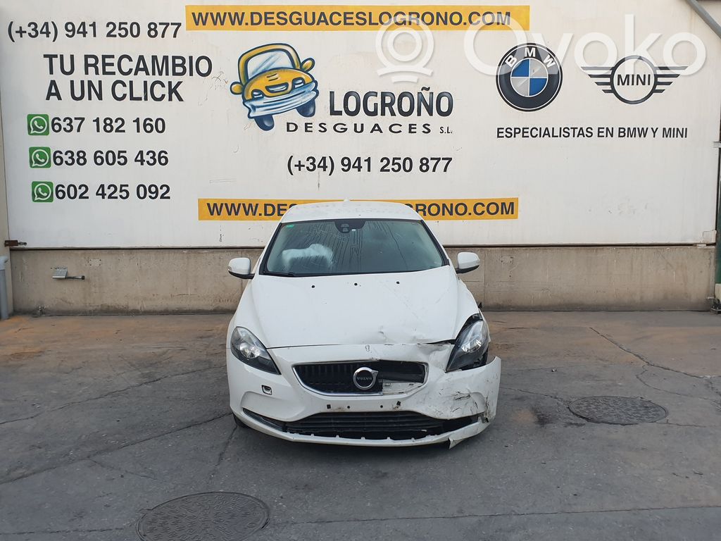 V40 Cross country V40 Cross Country  31360888