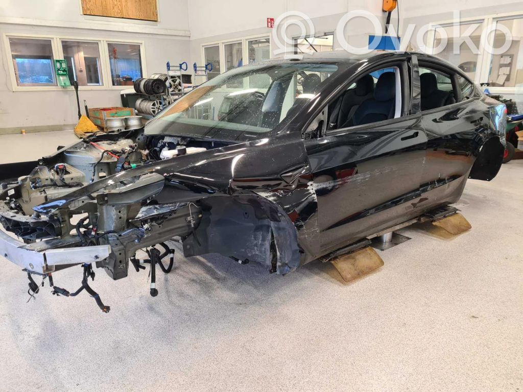 Model 3 Tesla Model 3  43R011570