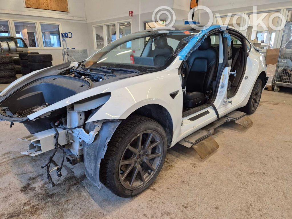 Model 3 Tesla Model 3  107740500G
