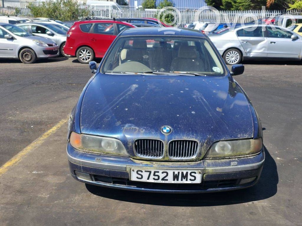 5 E39 Series 5  8361584