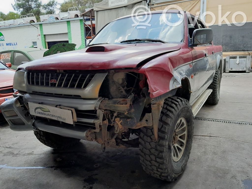 L200 L200, L300, L400 Space Gear  MR144539