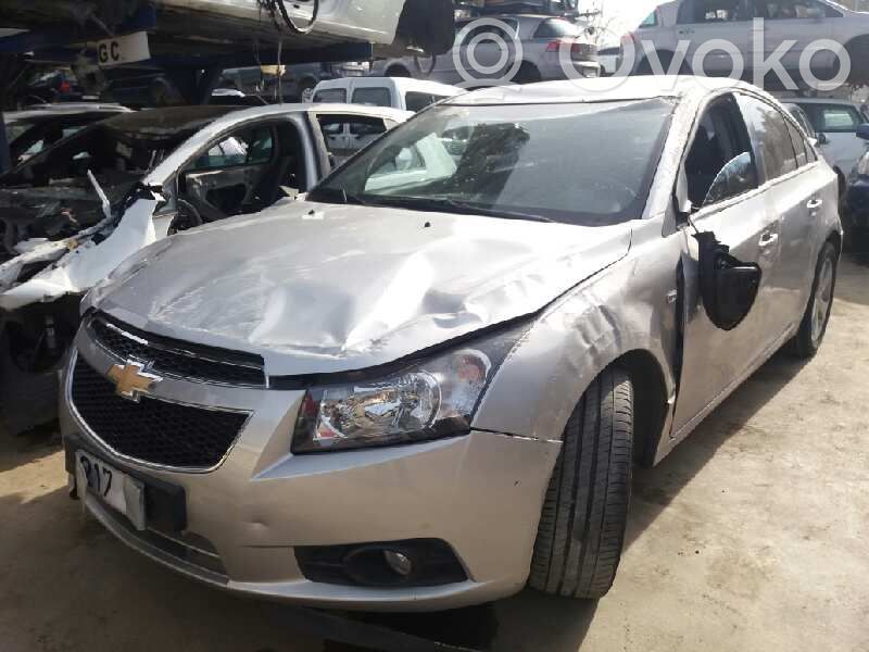 Cruze Cruze  95299688