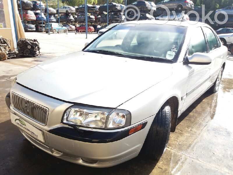 S80 S80  326C82