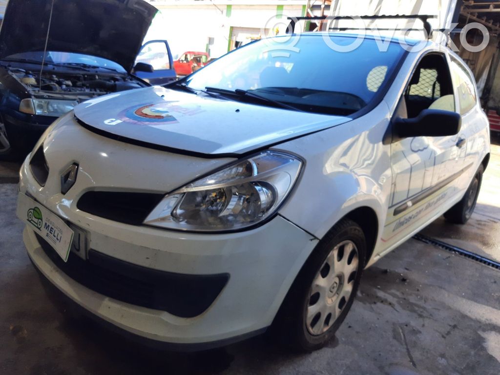 Clio III Clio  8200652284
