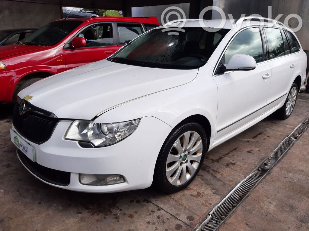 Superb B6 (3T) Superb  3T0941431B