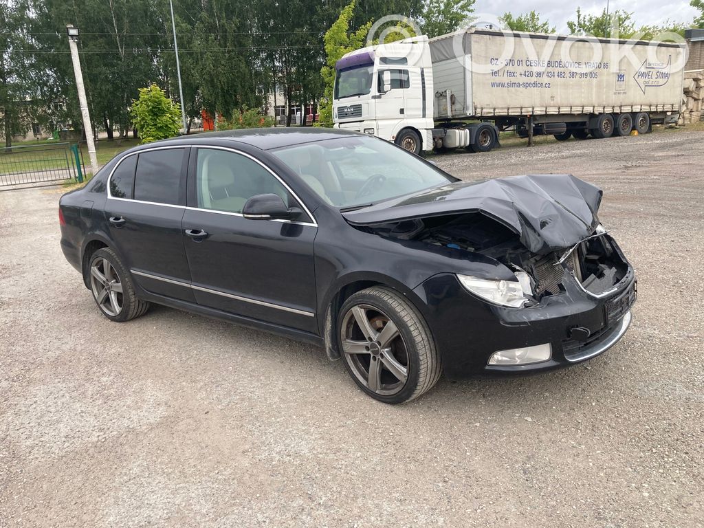 Superb B6 (3T) Superb  62218051B