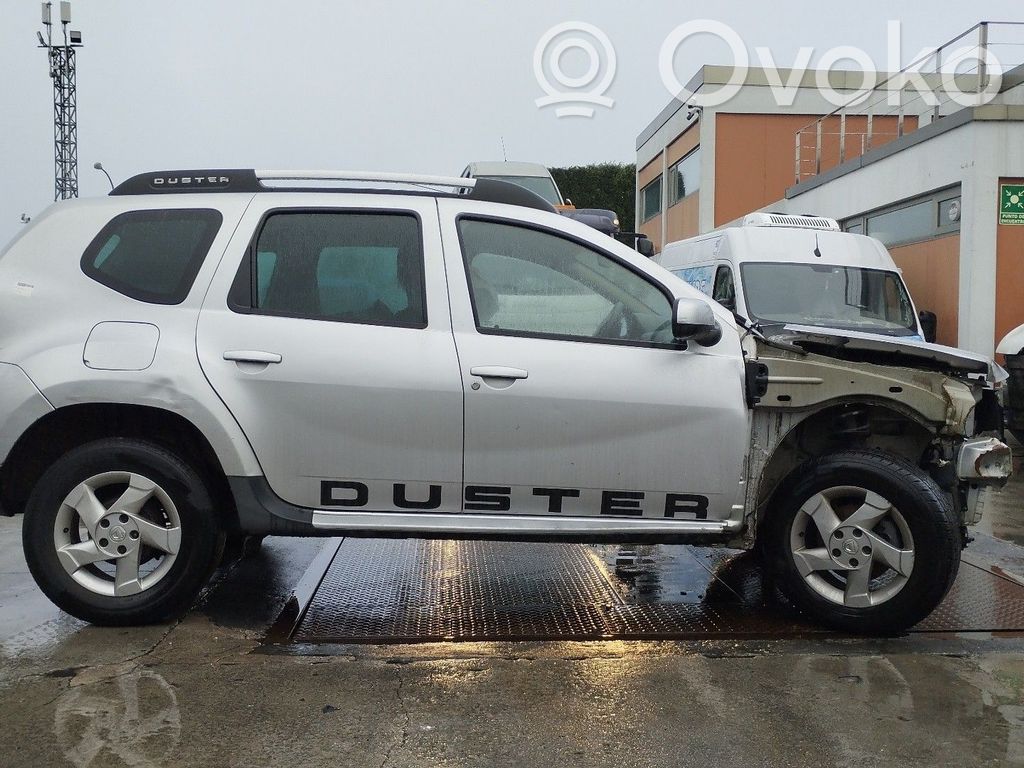 Duster Duster  8201002106