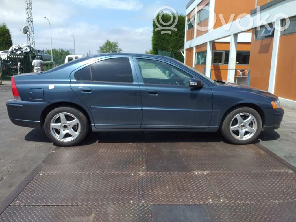 S60 S60  30798528