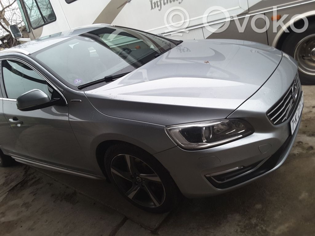 V60 V60, V60 Cross Country  31367268