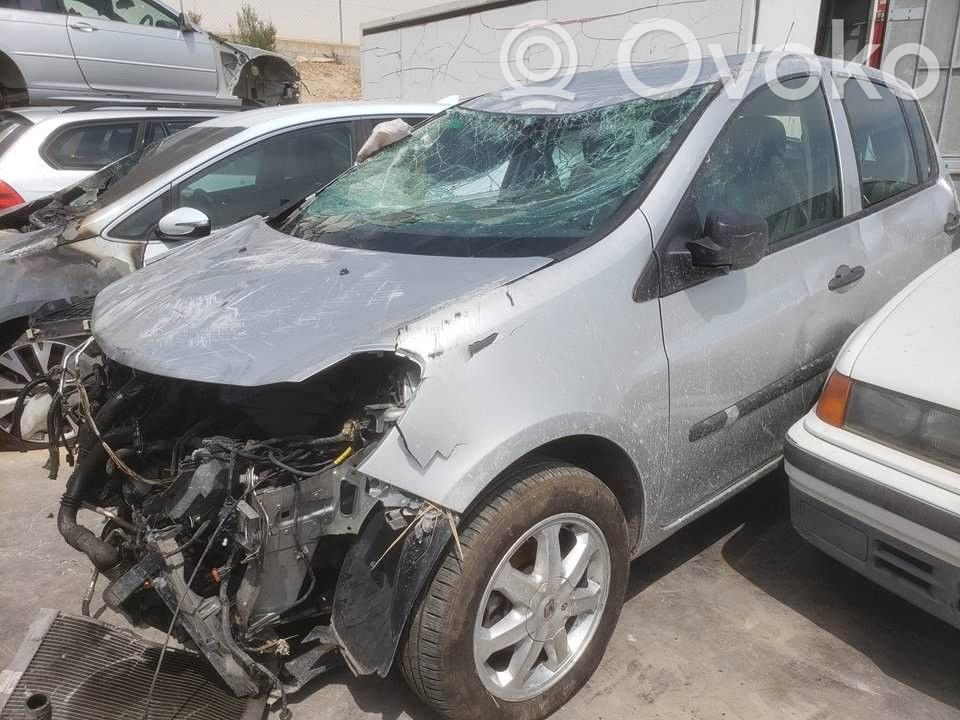 Clio III Clio  8201060299B