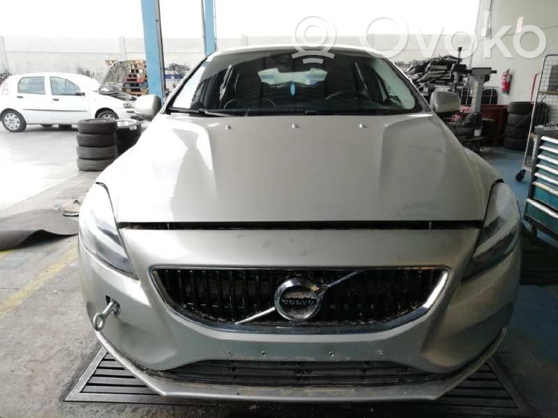 V40 S40, V40  A16237ES0872