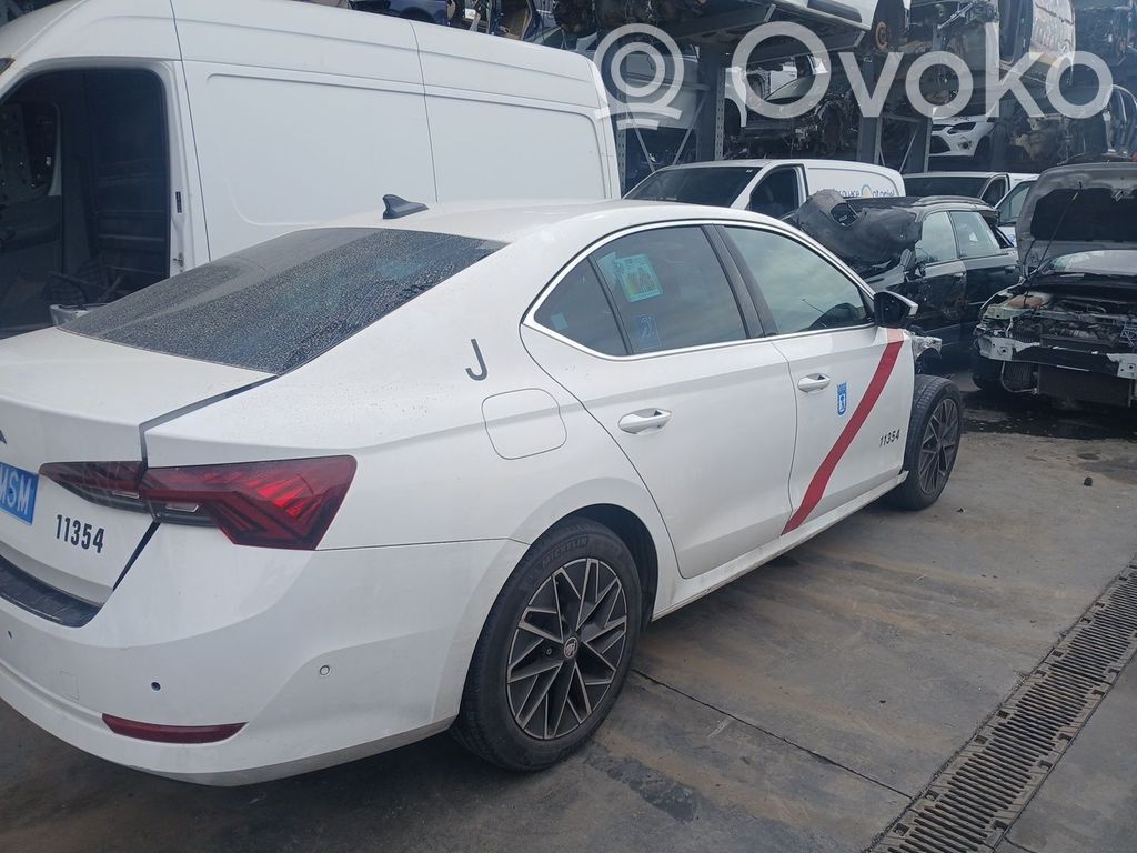 Octavia Mk4 Octavia  5WA907338B
