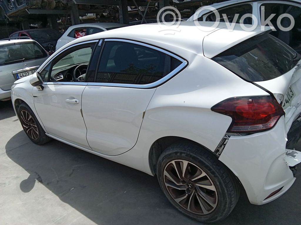 DS4 DS4  0135RG