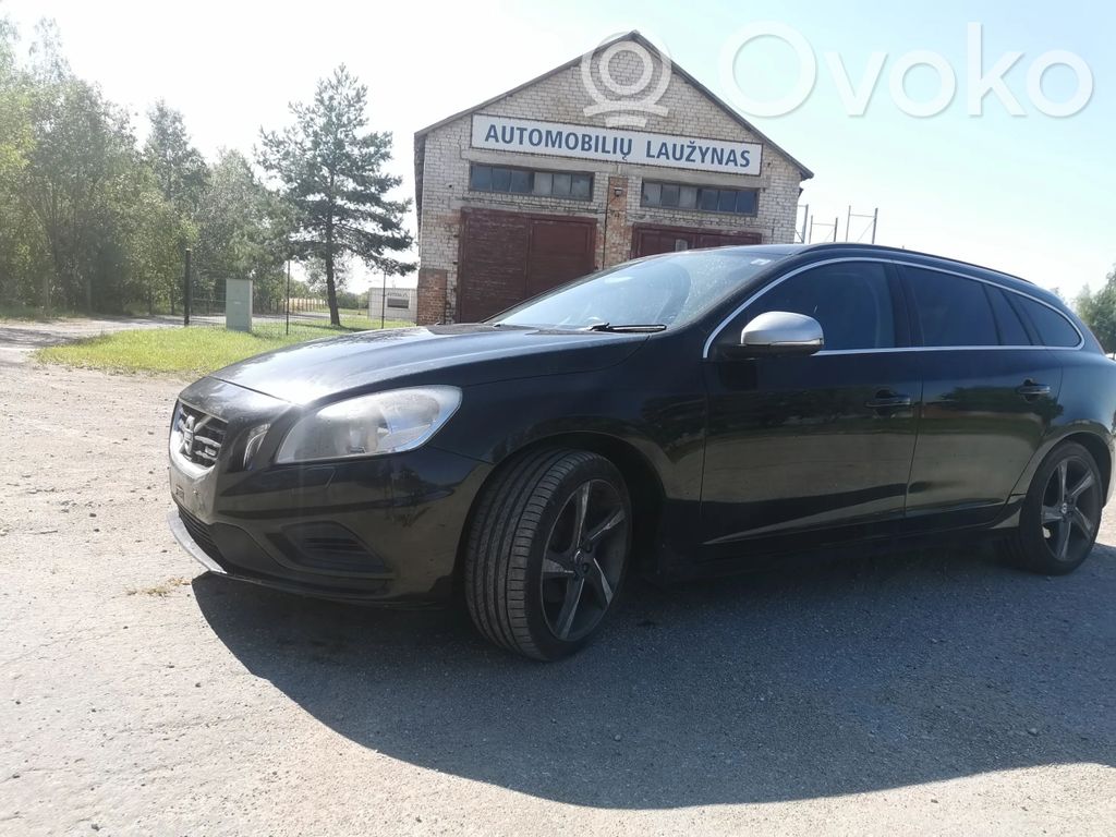 V60 V60, V60 Cross Country  10135167