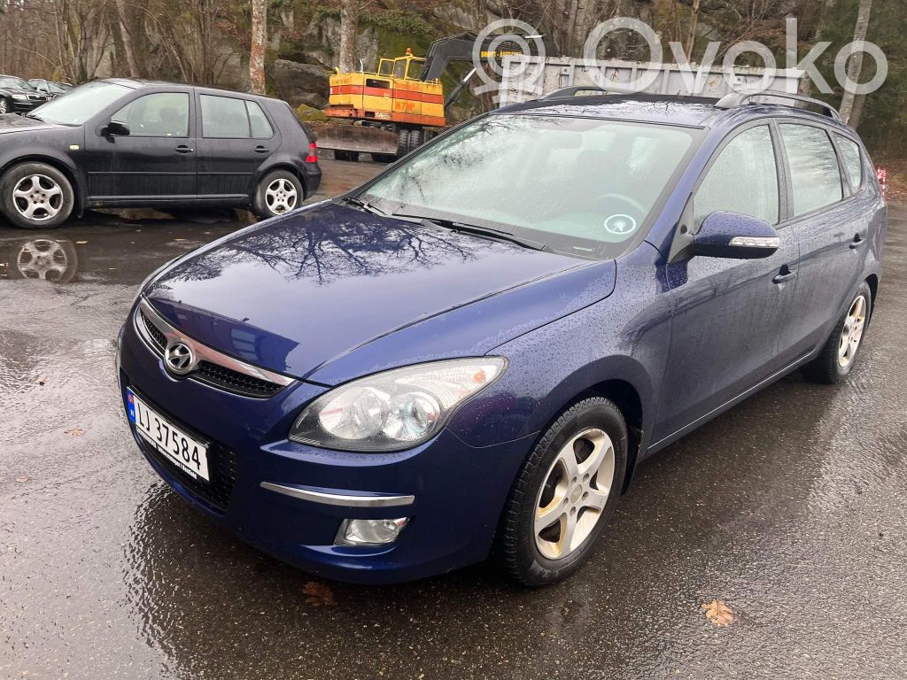 i30 i30  215902A100