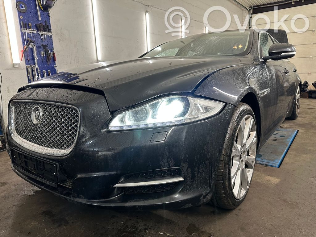XJ X351 XJ  2R8A3F818AE