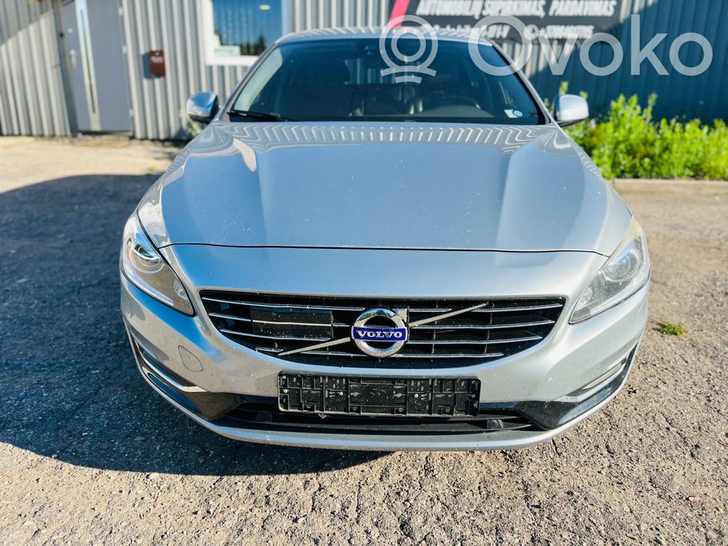 V60 V60, V60 Cross Country  31355882